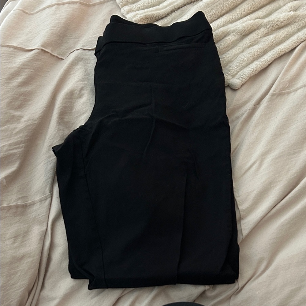 Liz Claiborne Black Apparel
